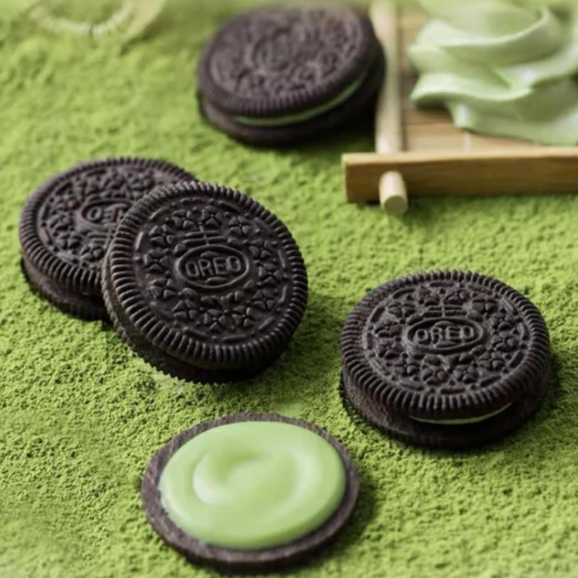 OREO Matcha Ice Cream Cookies (China) - New Oreos