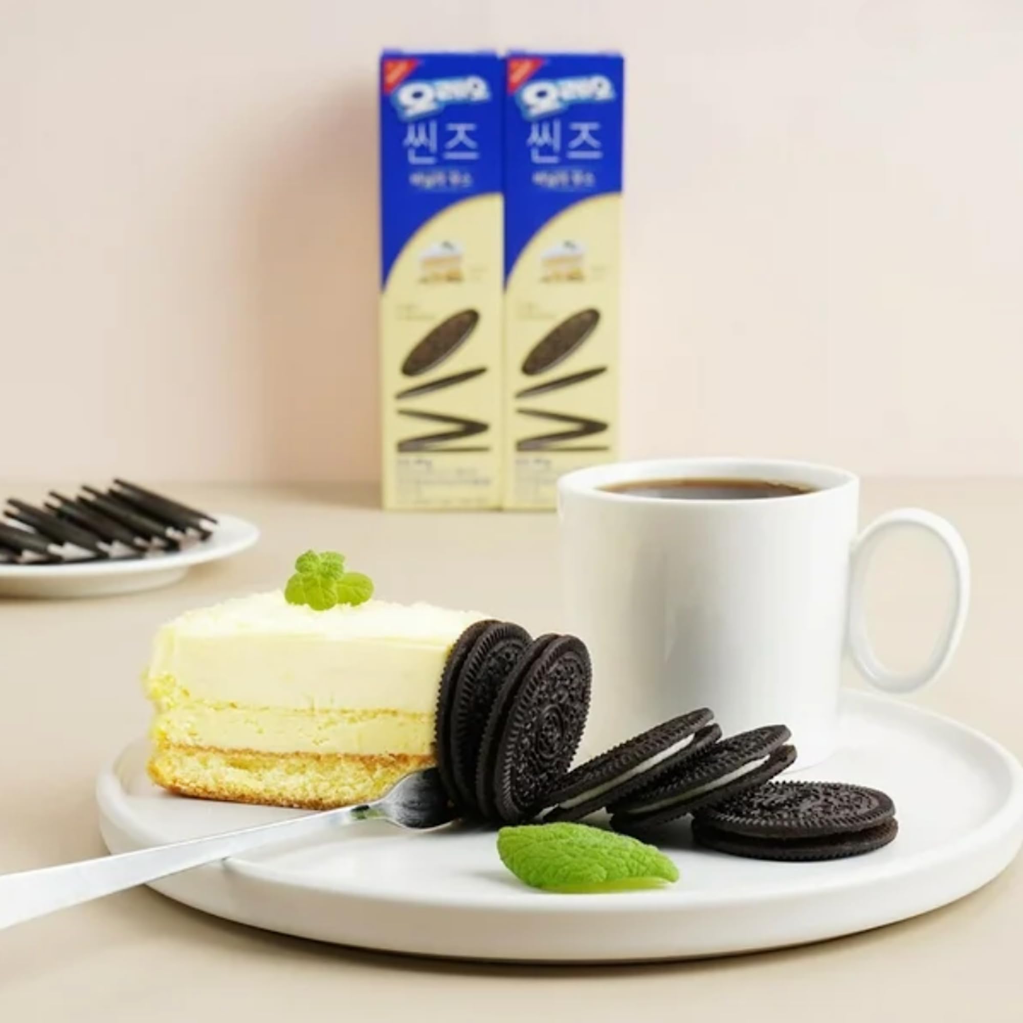 Korean Snack OreoThins, Vanilla Mousse Sandwich Cookies | Asian Oreos | 6.6 oz | 2 Packs