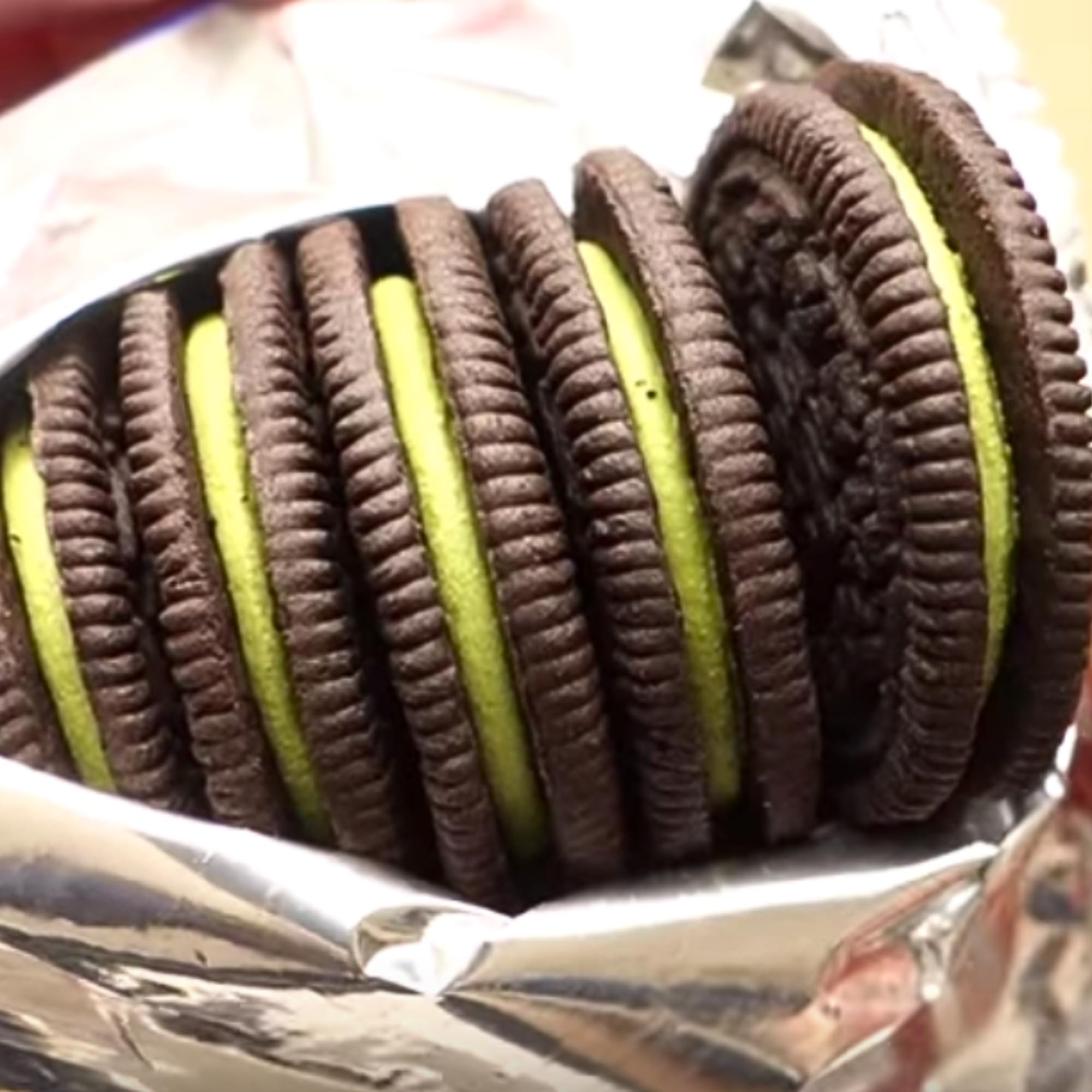 OREO Matcha Ice Cream Cookies (China) - New Oreos