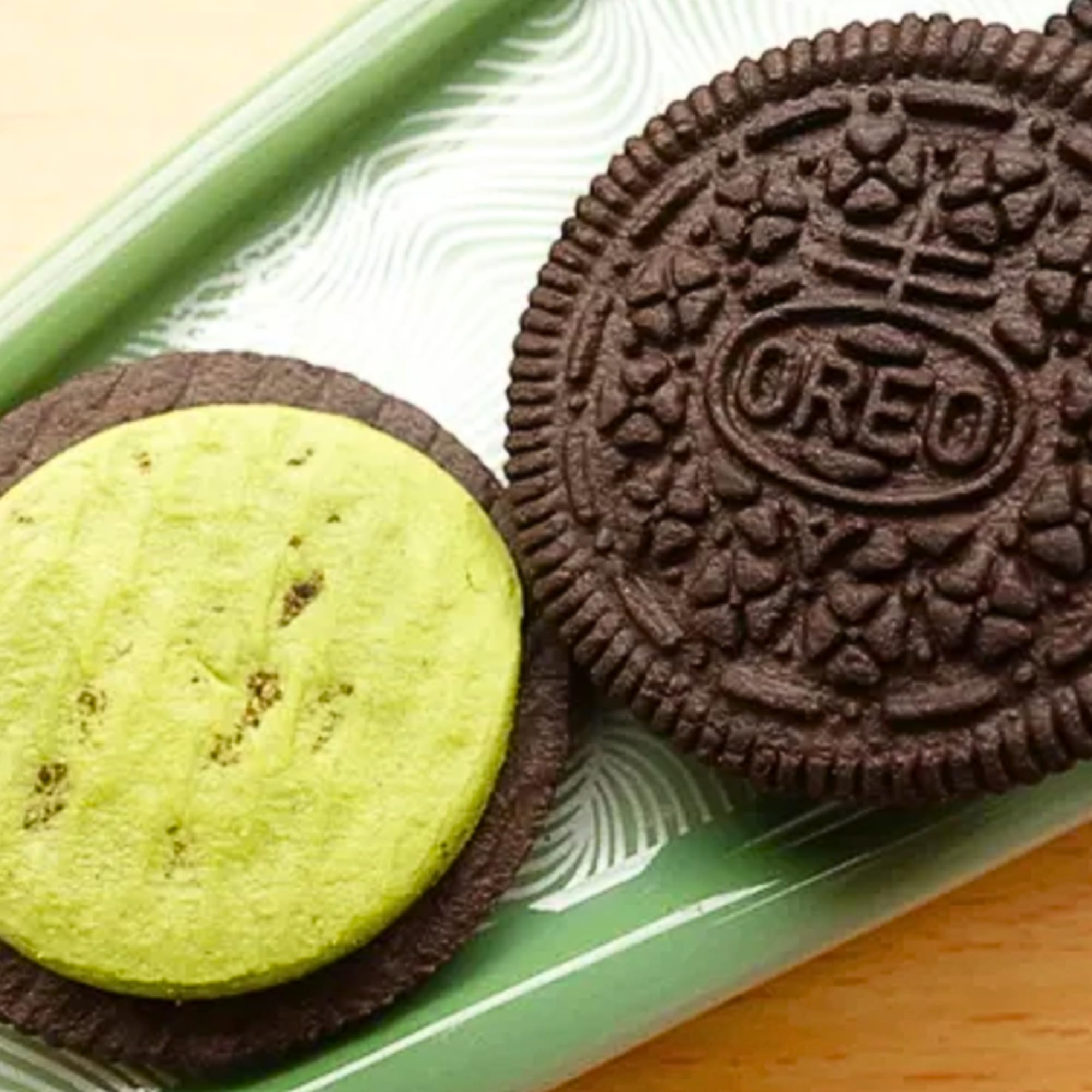 OREO Matcha Ice Cream Cookies (China) - New Oreos