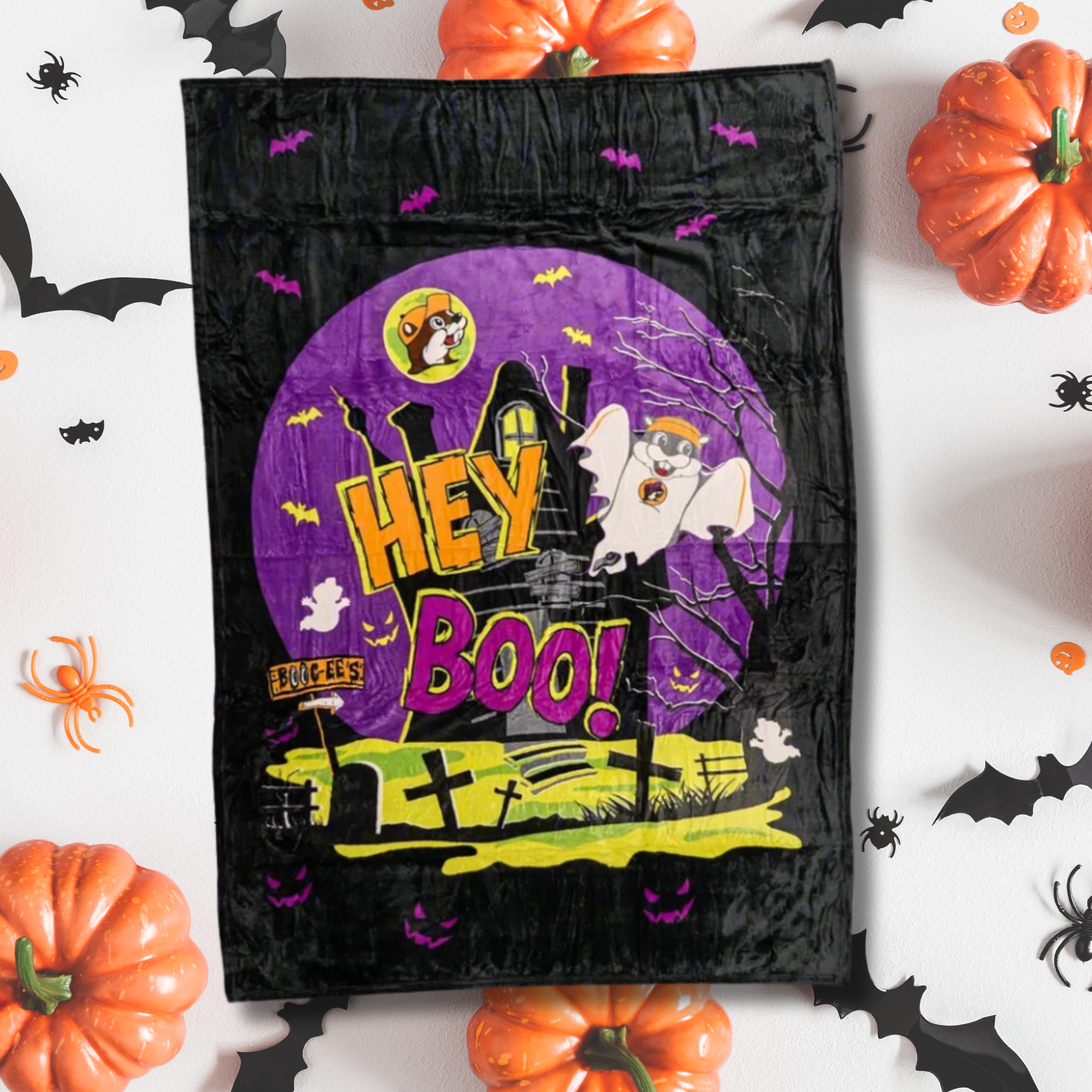 Buc-ee's 2024 Halloween Blanket, full display with "Hey Boo!" text